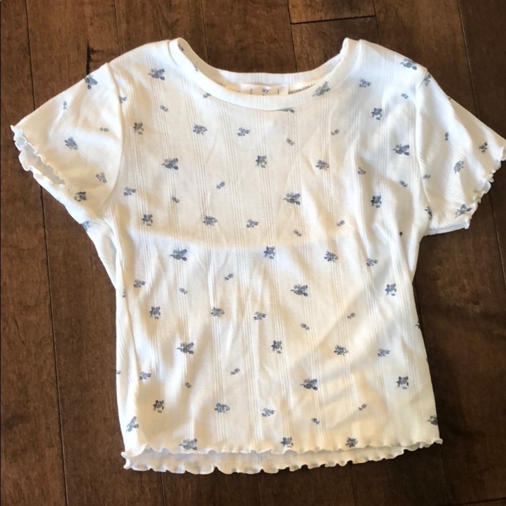 tillys cropped flower tee